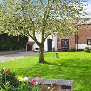 Little Barn - 16438 York